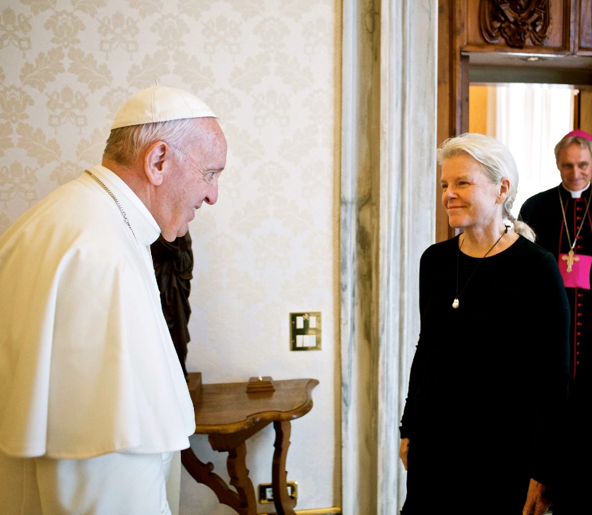 Kristine McDivitt Tompkins fue invitada a una audiencia privada con el Papa Francisco