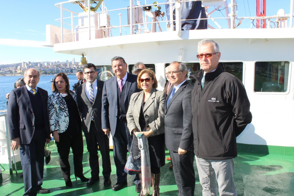 Diario Puerto Varas Comisión de Pesca sesiona a bordo del buque científico Abate Molina