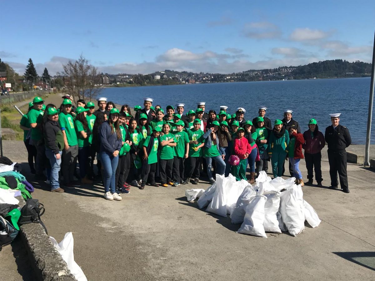 Estudiantes limpian playas de Puerto Varas - Liceo Pedro Aguirre Cerda, colegio Rosita Novaro y Mirador del Lago - Diario Puerto Varas