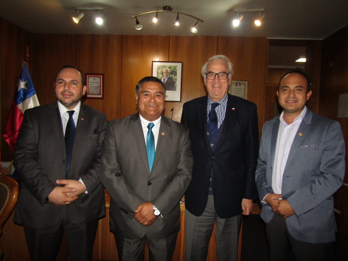 Archi Región de Los Lagos e Intendente se reúnen para generar lazos de información - Diario Puerto Varas