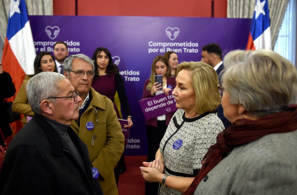 PRIMERA DAMA CECILIA MOREL Y ADULTOS MAYORES - Diario Puerto Varas