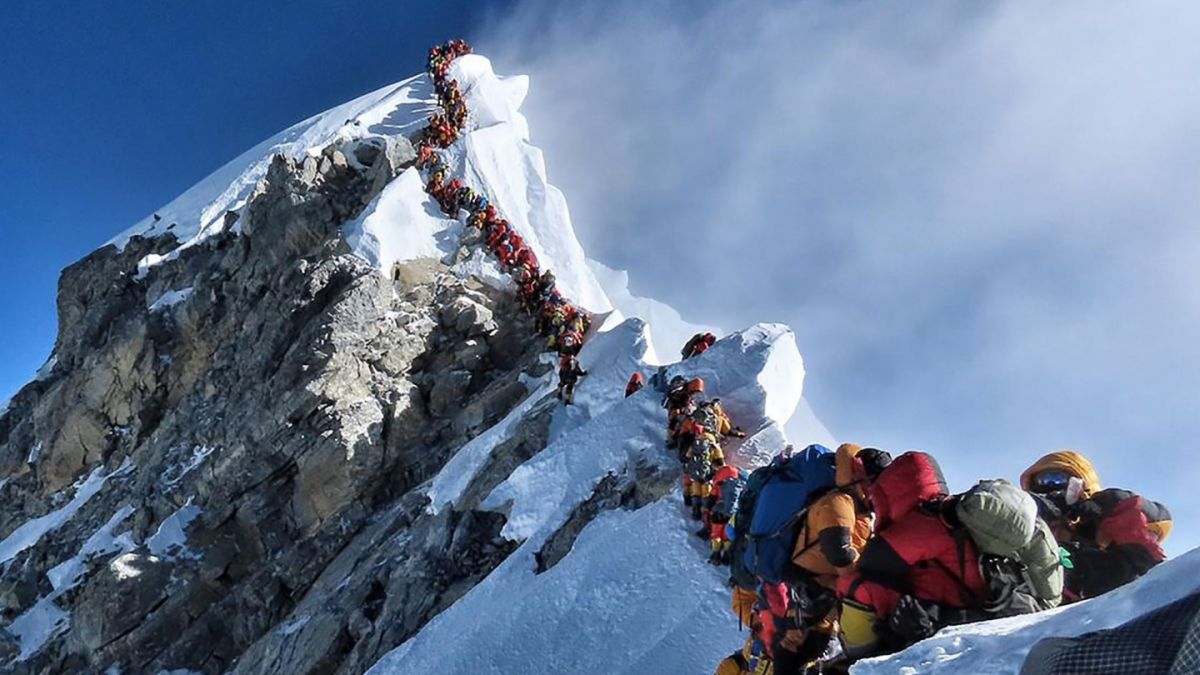 Cumbre al Everest fines de mayo 2019 - La Escalera de la Felicidad - Diario Puerto Varas