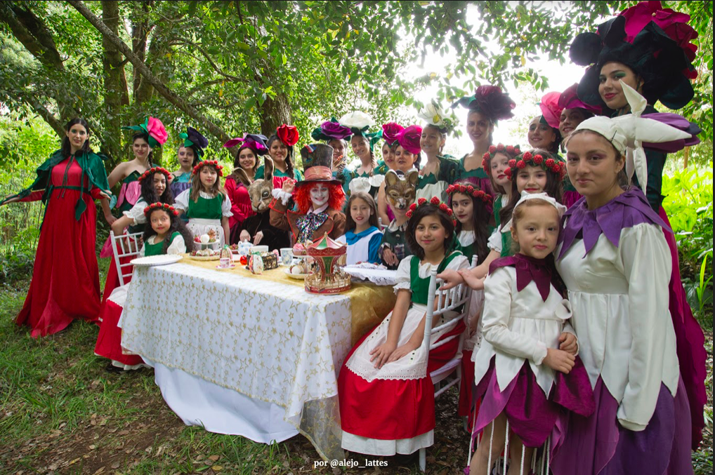 Mesa Sombrerero Loco - Carnaval del Sur - Diario Puerto Varas