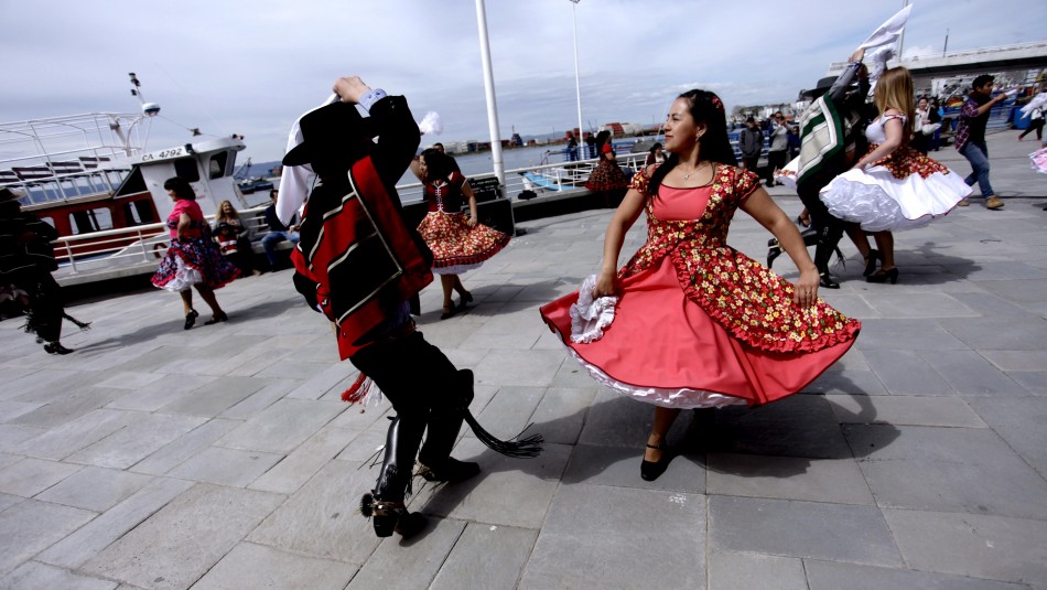 Celebrar Fiestas Patrias en Puerto Varas - Congreso despacha proyecto que declara feriado el 16 de septiembre