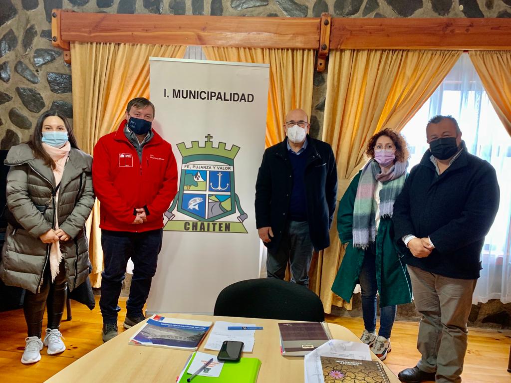 Biblioteca de Chaitén abre tras 13 años cerrada por erupción