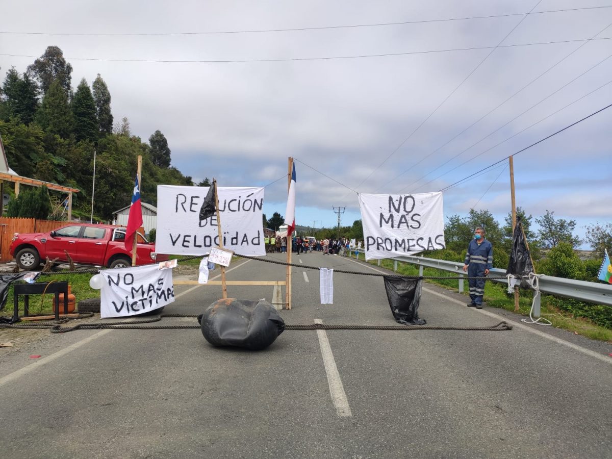 Vecinos de Contao cortan ruta pidiendo mejoras viales