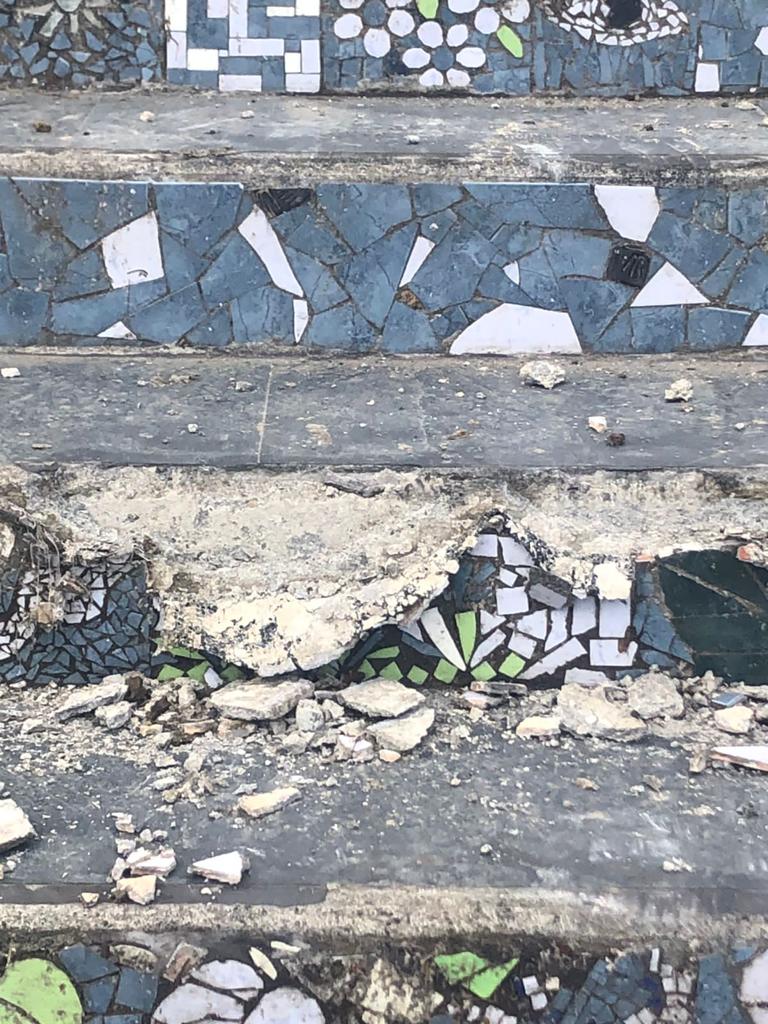 Mosaiquistas lamentan daños perpetrados por Essal en escalera Ricke