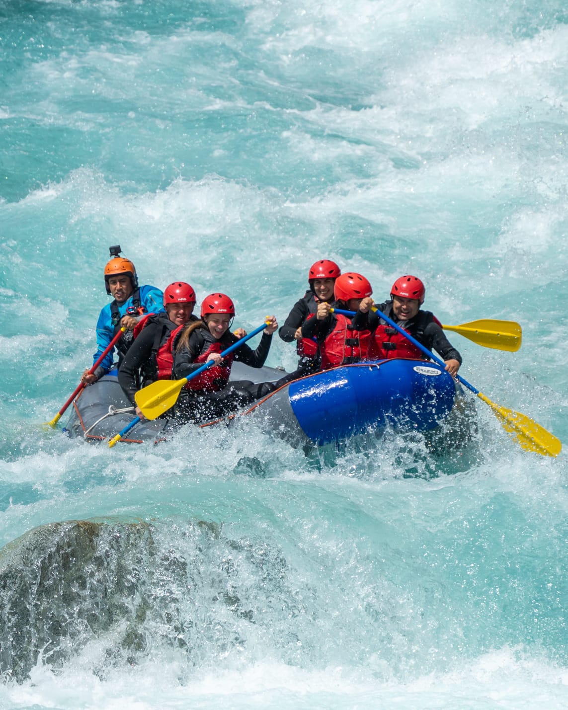 Rafting en río Blanco es una fascinante aventura en Hornopirén