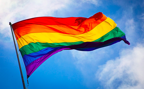Candidato abiertamente gay se presenta a la presidencia de un partido político