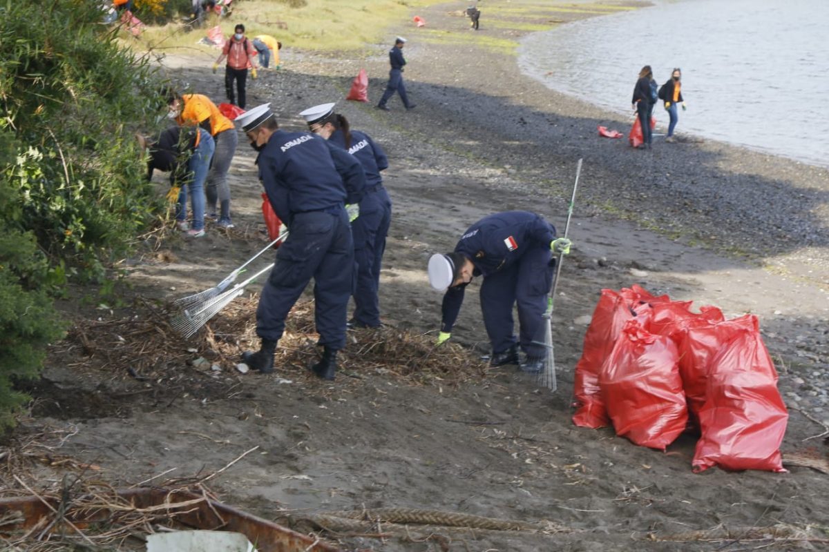Puerto Montt inicia el año con campaña de limpieza del Canal de Tenglo