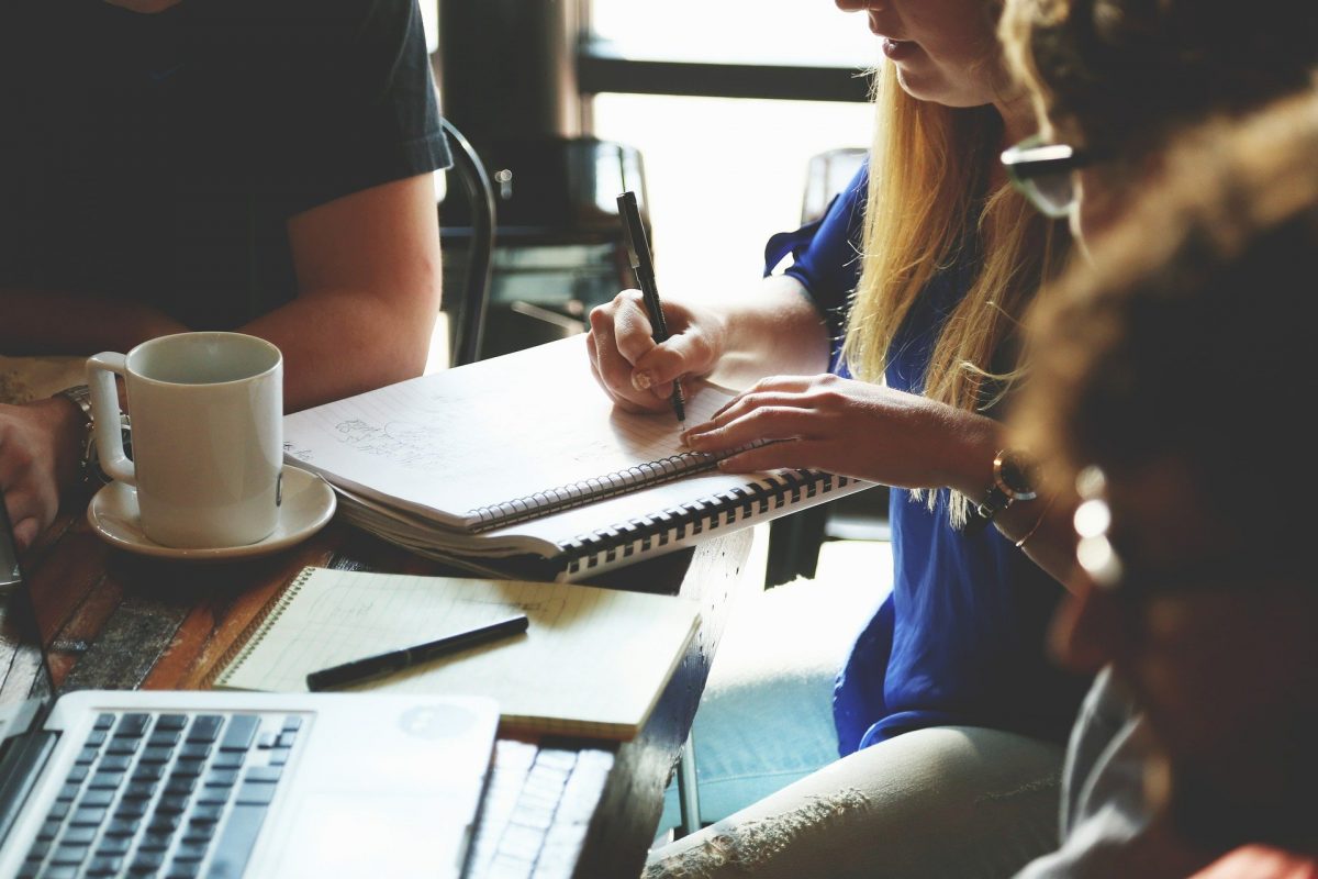 Corfo anuncia postulaciones a programas para empresas de mujeres