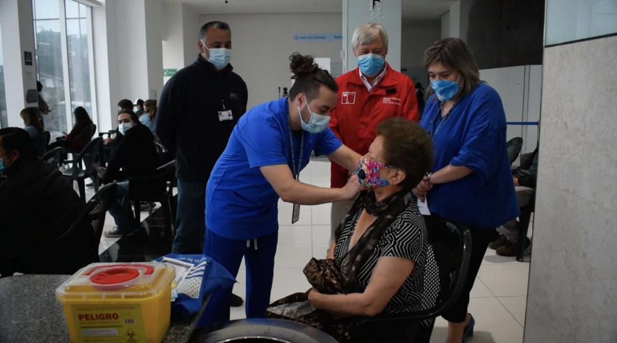 Vacunación masiva de cuarta dosis inicia en la región