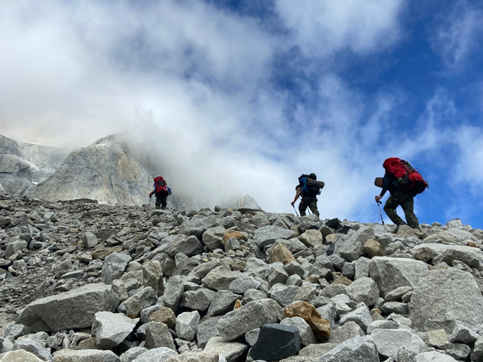 Patrulla de Auxilio y Rescate Militar entrena en Parque Nacional Torres del Paine
