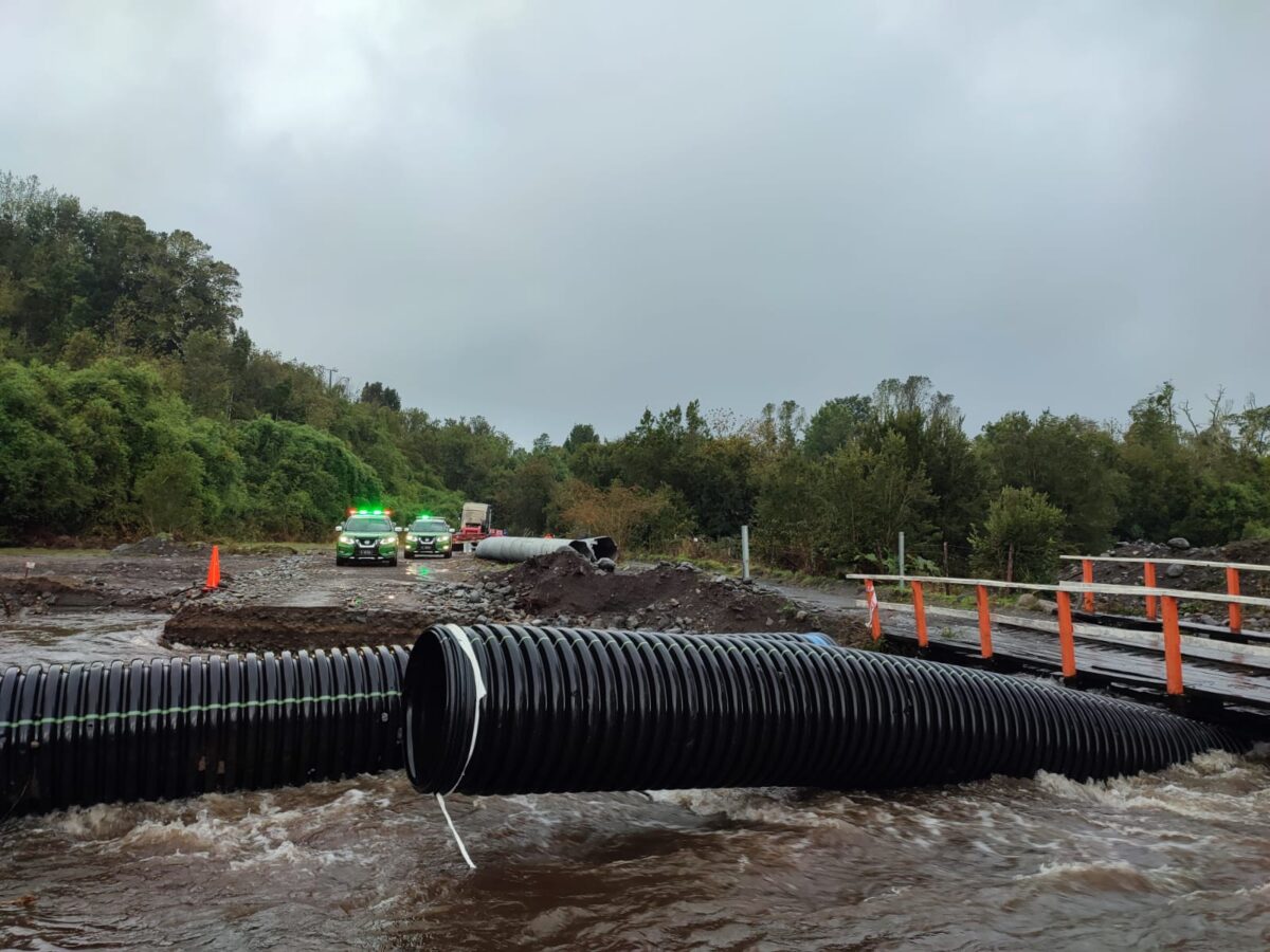 Puente en mal estado complica a vecinos de sector Tepú