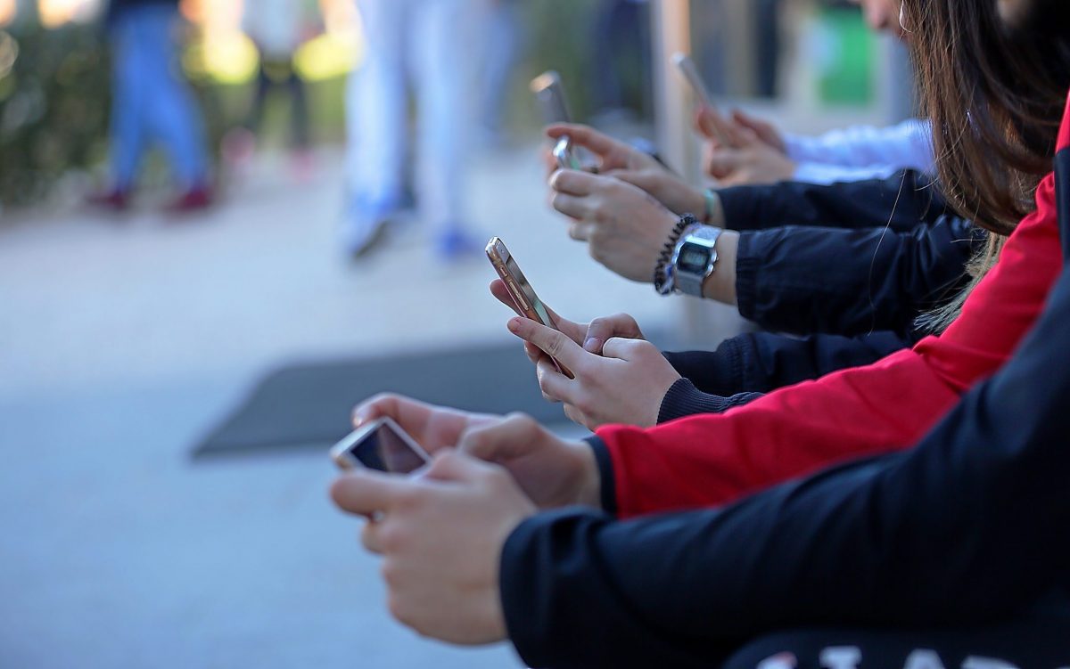 Cuándo restrigr el uso de celular en niños