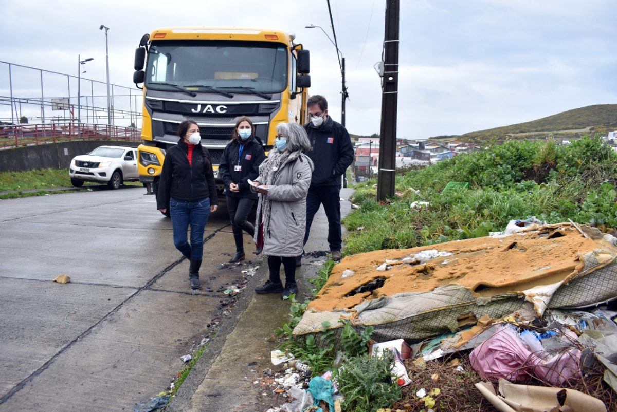 Equipo de Gobierno inspecciona retiro de residuos sólidos domiciliarios de Ancud