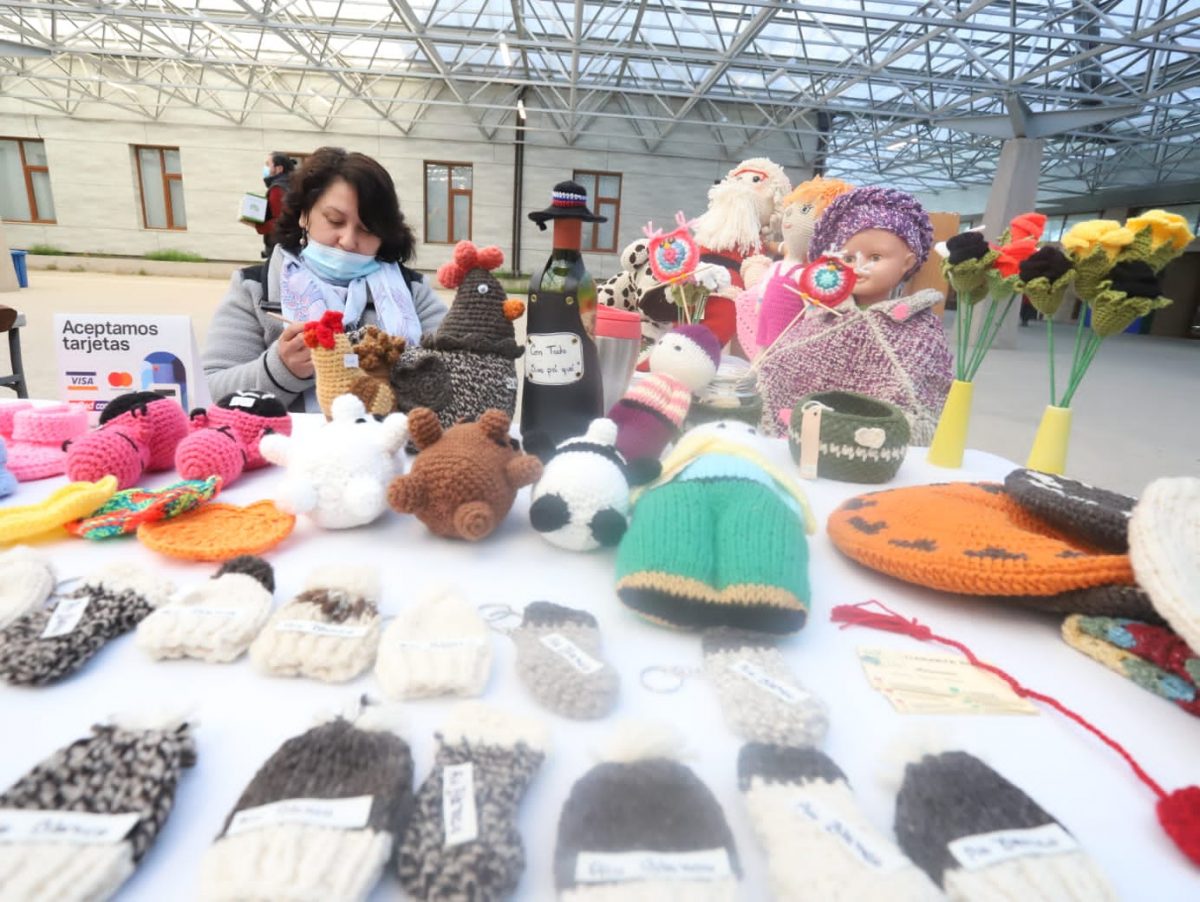 Artesanas muestran sus productos en Ex Intendencia