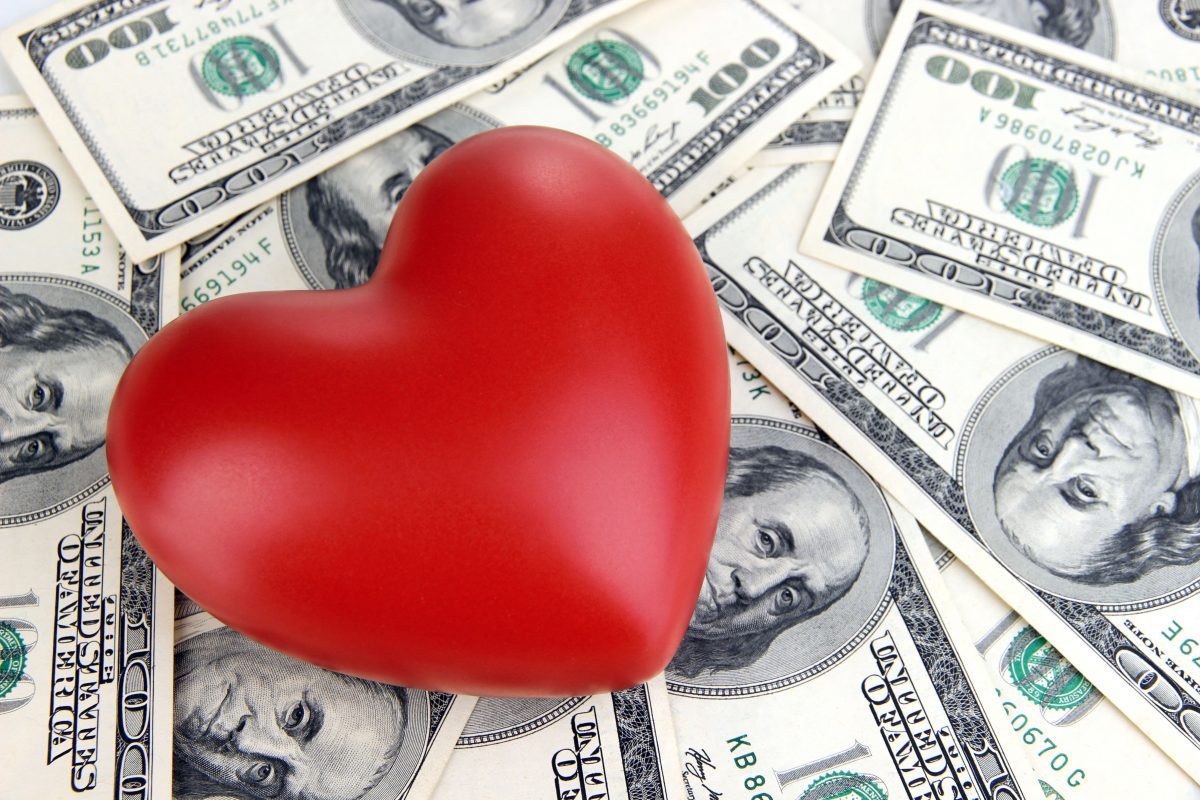 Hombres gastan cerca de $250 mil al mes en su amante
