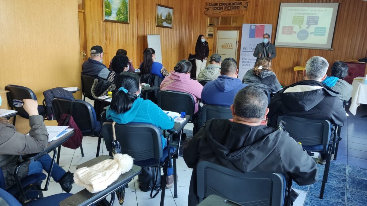 Castreños afectados por incendios son parte de programa de reactivación