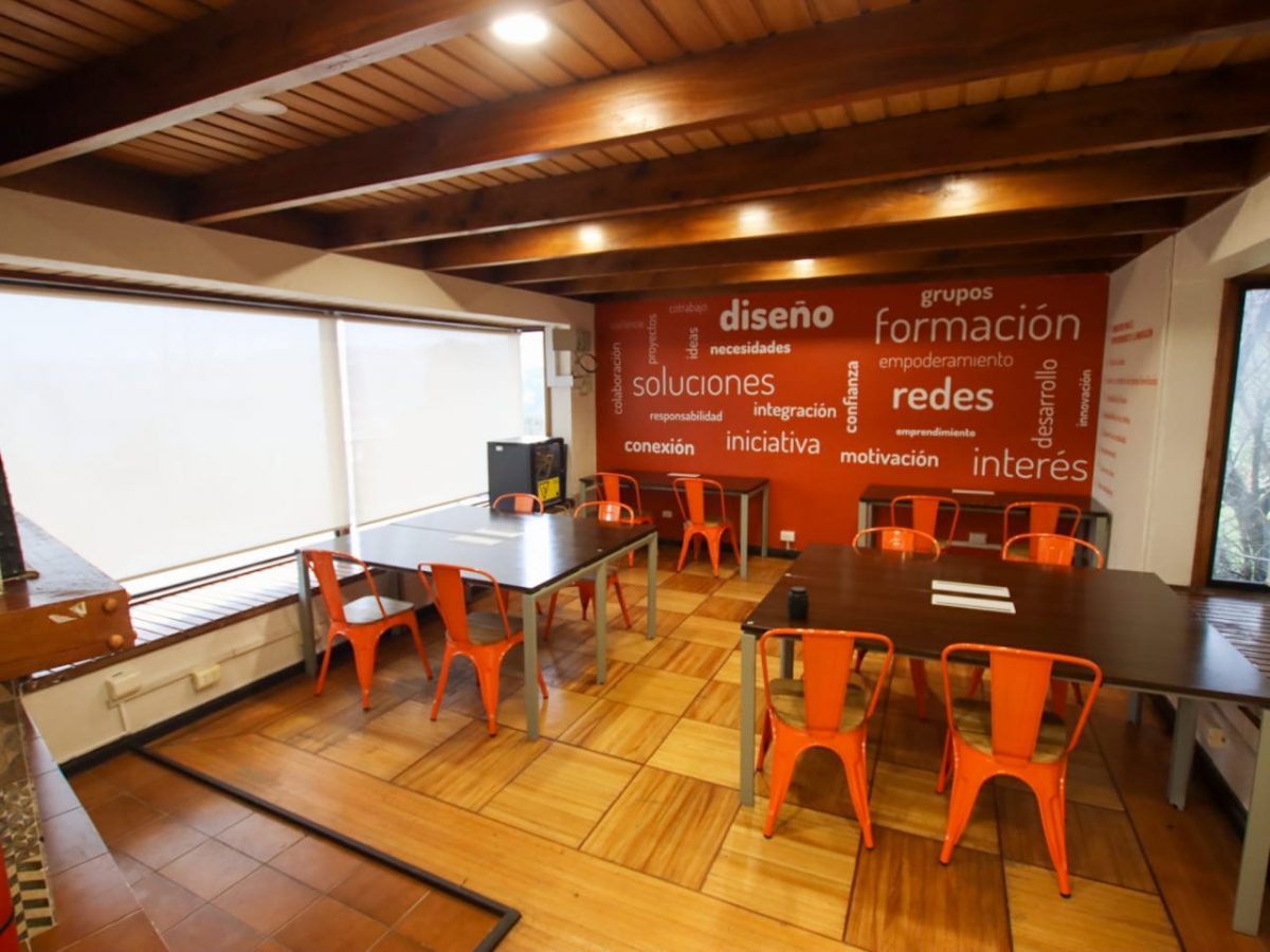 Injuv inaugura espacio de trabajo colaborativo para jóvenes