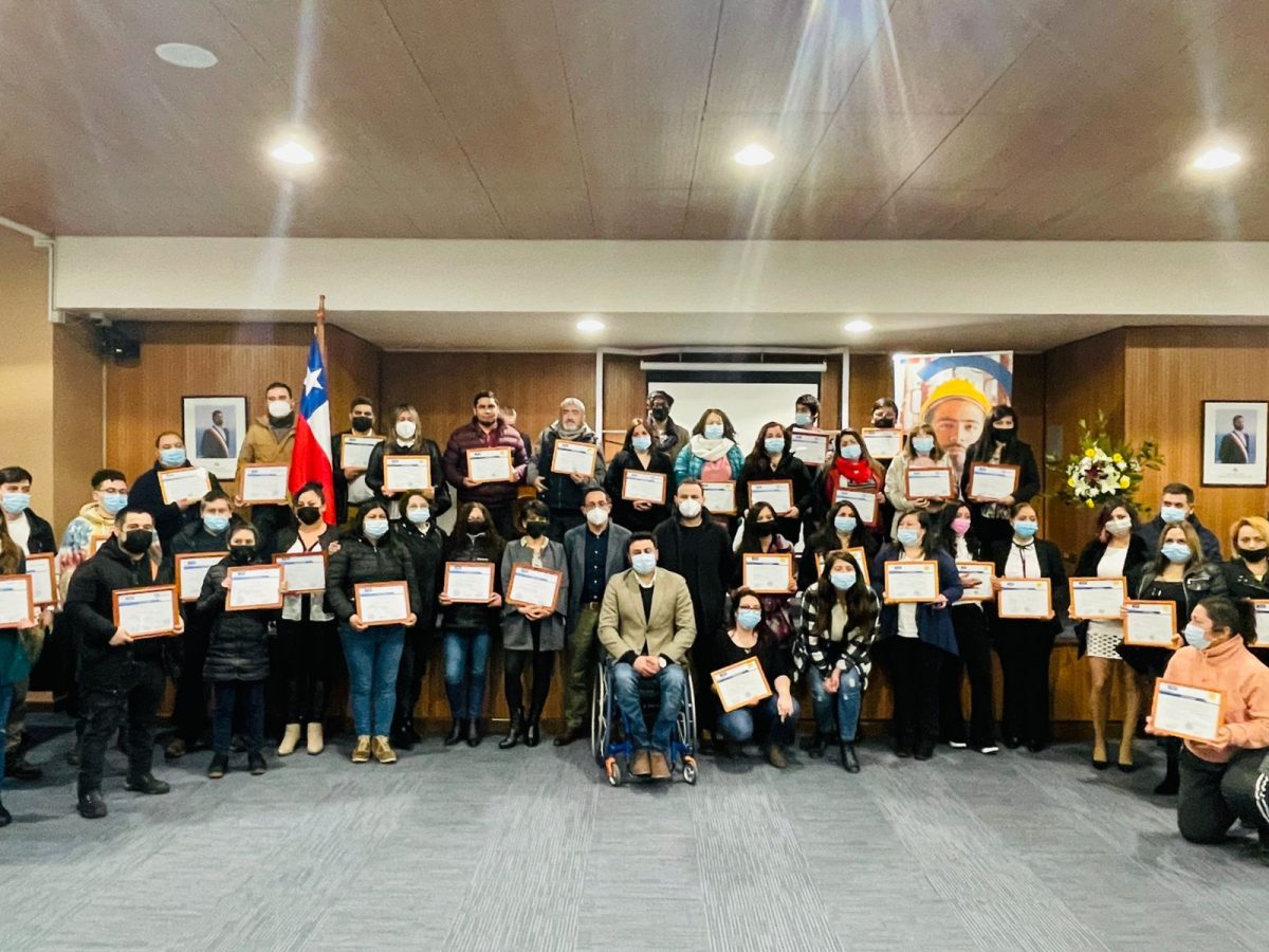 Cerca de 70 personas se certifican en cursos Sence