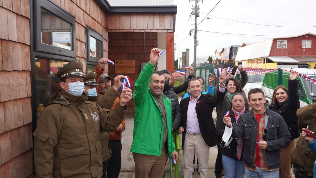 Inaugura nueva sede social en Villa Insular de Castro