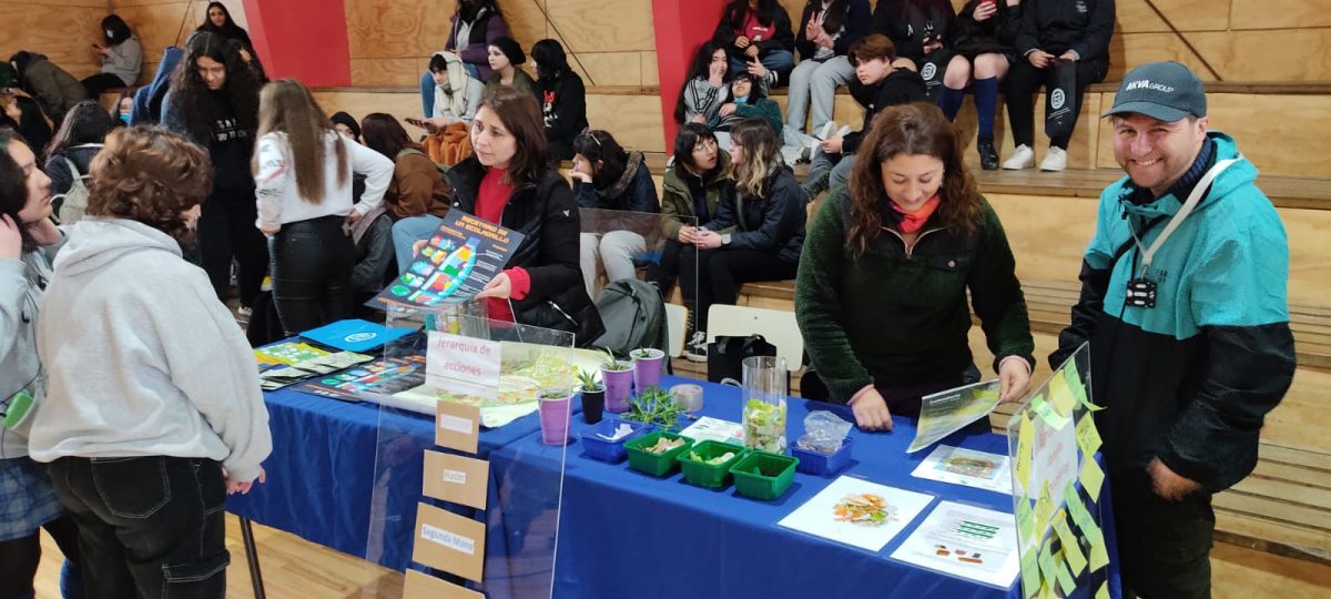 Liceo de Puerto Montt realiza intercambio de semillas y plantas
