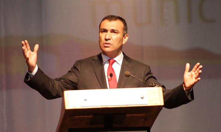 Alcalde de Castro exige soluciones para rutas de la provincia