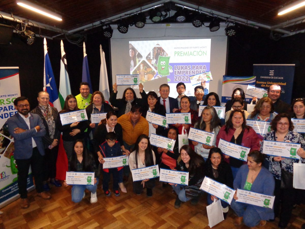 Profesionales son premiados por programa Lukas para Emprender