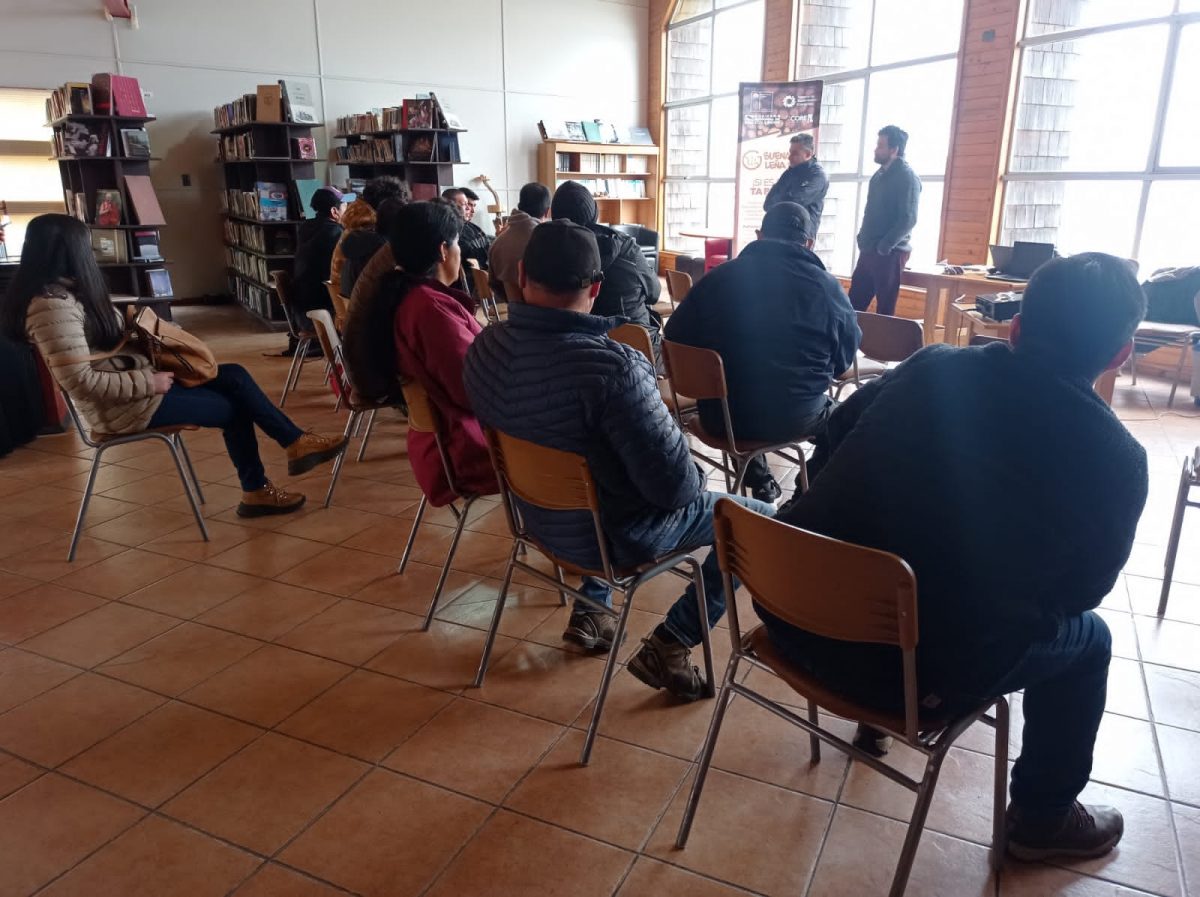 Inician talleres para postulación a Ta’ buena tu leña seca en Castro