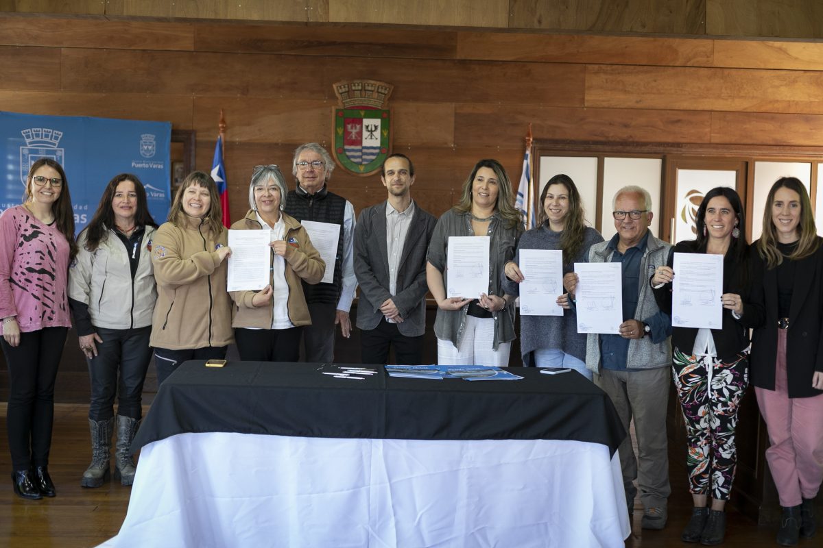 Puerto Varas promueve turismo sustentable de la industria de cruceros mediante convenio de buenas prácticas con tour operadores