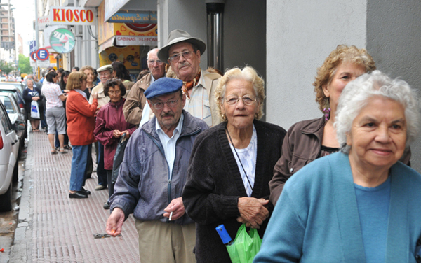imagen de elsiglo.cl -Más de un millón de pensionados son beneficiados con Bono de Invierno