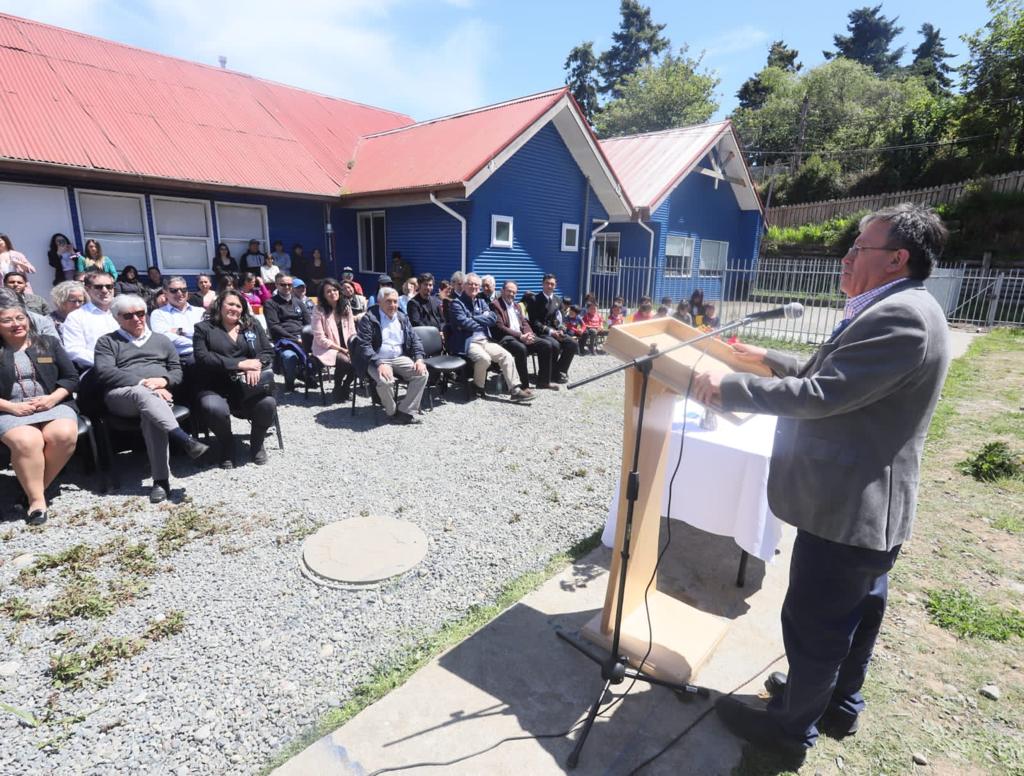 Mejoran infraestructura educativa en Colegio Isla Tenglo