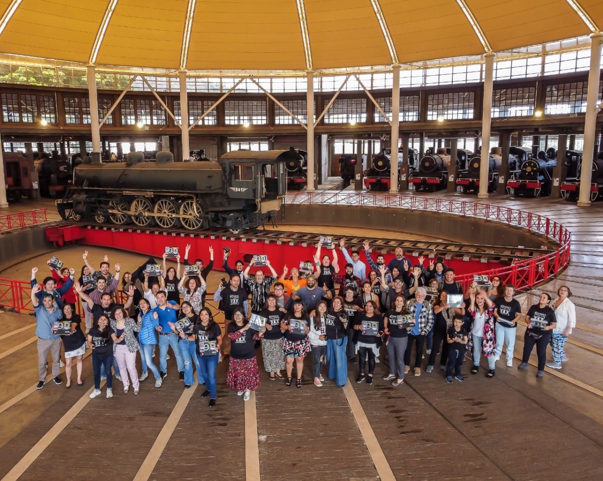Lanzan libro 99 Rayados por las Fotos