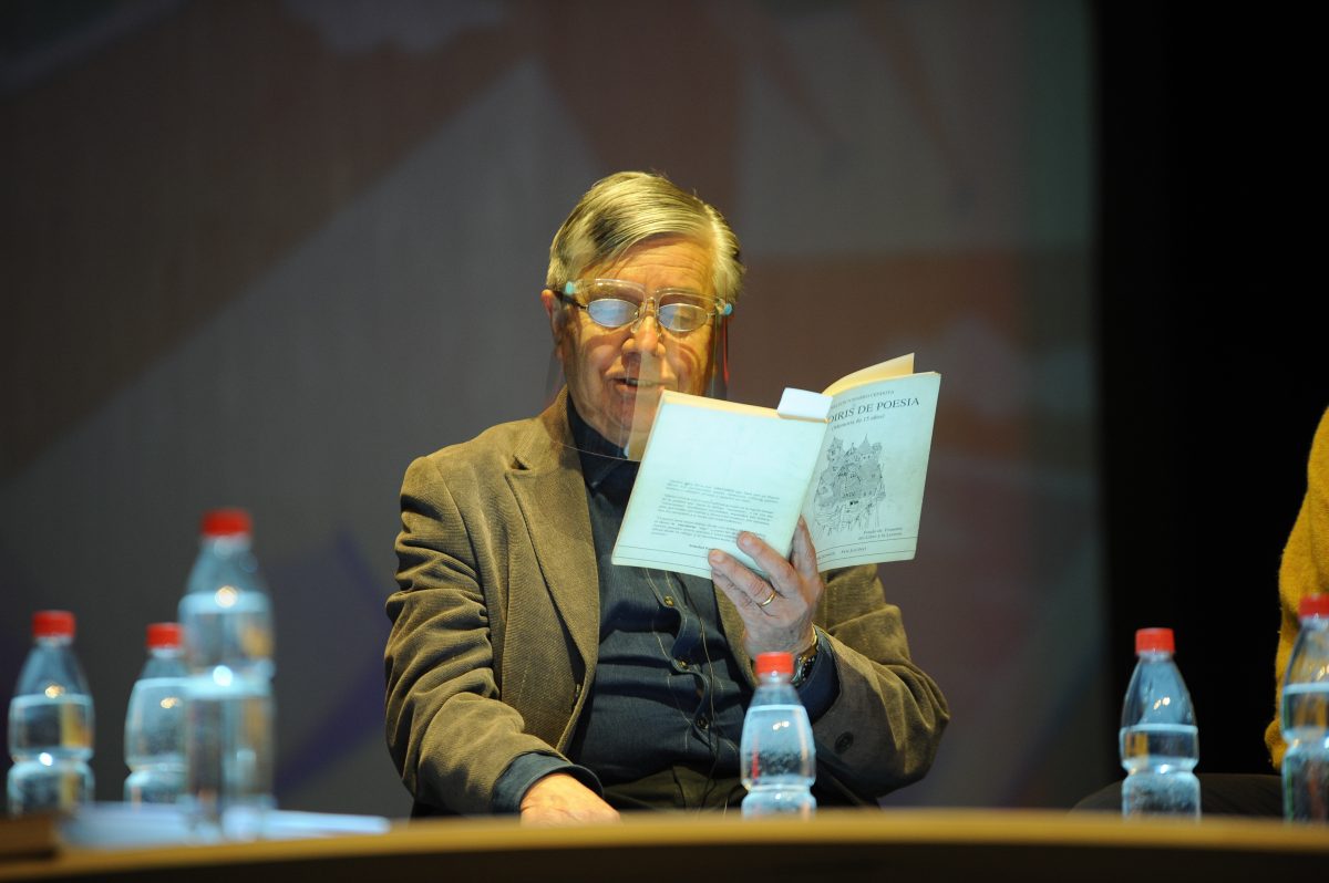 Colectivo literario Arcoíris celebra aniversario en día de la poesía