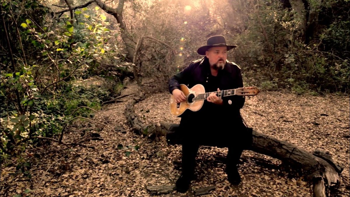 Ciclo Lunar trae a Alain Johannes
