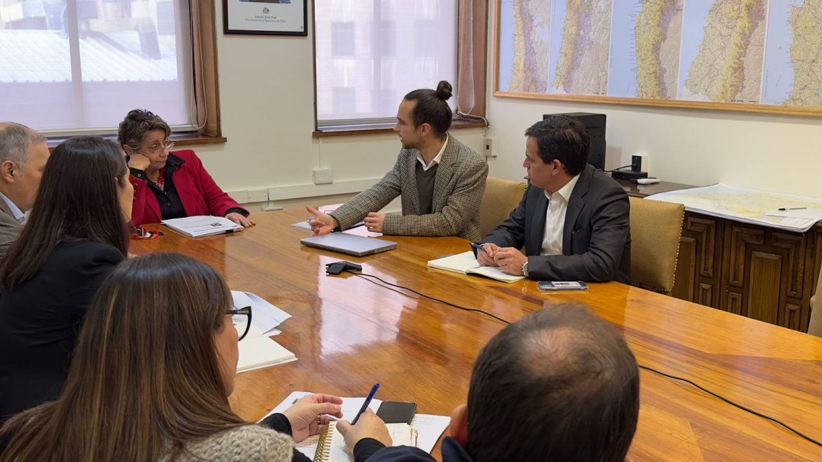 Gárate busca destrabar construcción del hospital