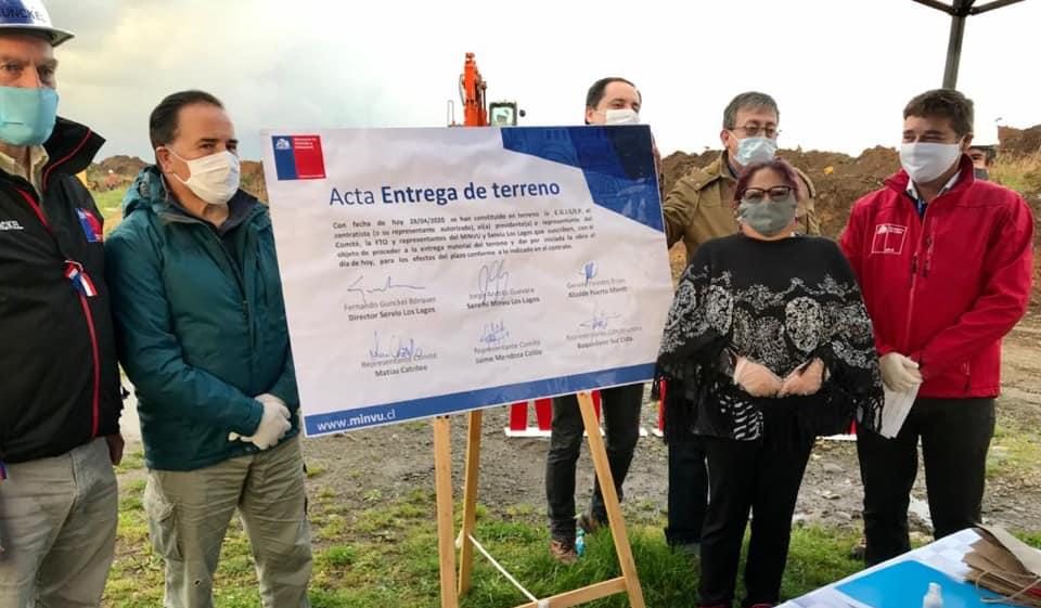 263 Familias celebran la entrega de títulos de dominio en Puerto Montt