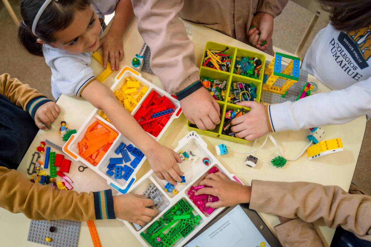 ¿Cómo educar a niños solidarios?