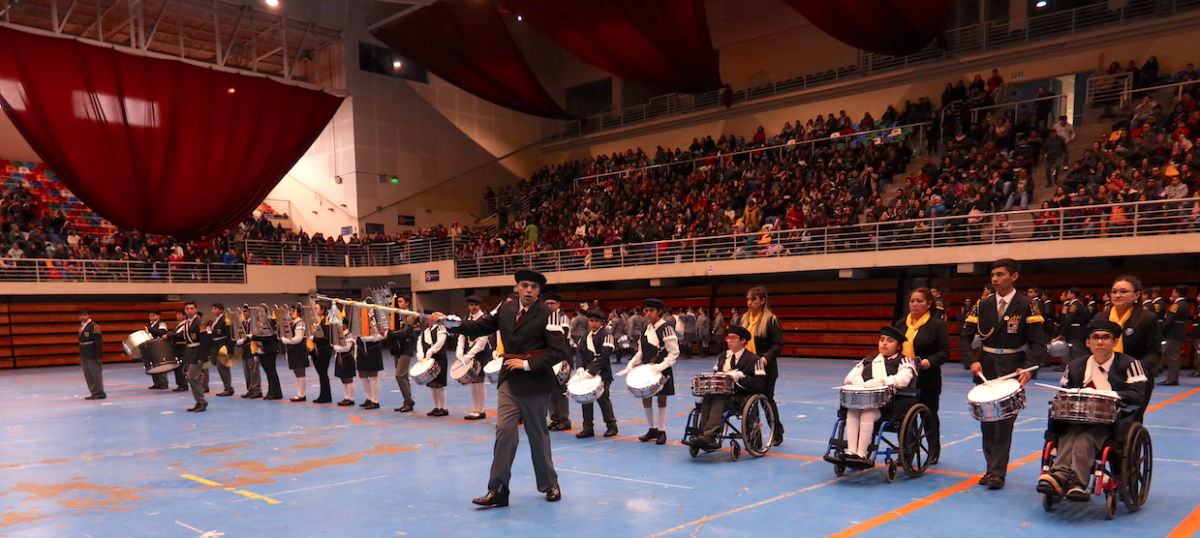 Más de 1.400 estudiantes protagonizaron el Desfile Cívico Escolar en Puerto Montt