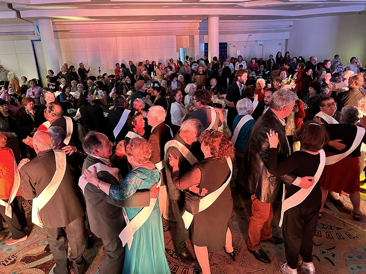 Gala Años Dorados reúne a más de 450 adultos mayores en Puerto Varas