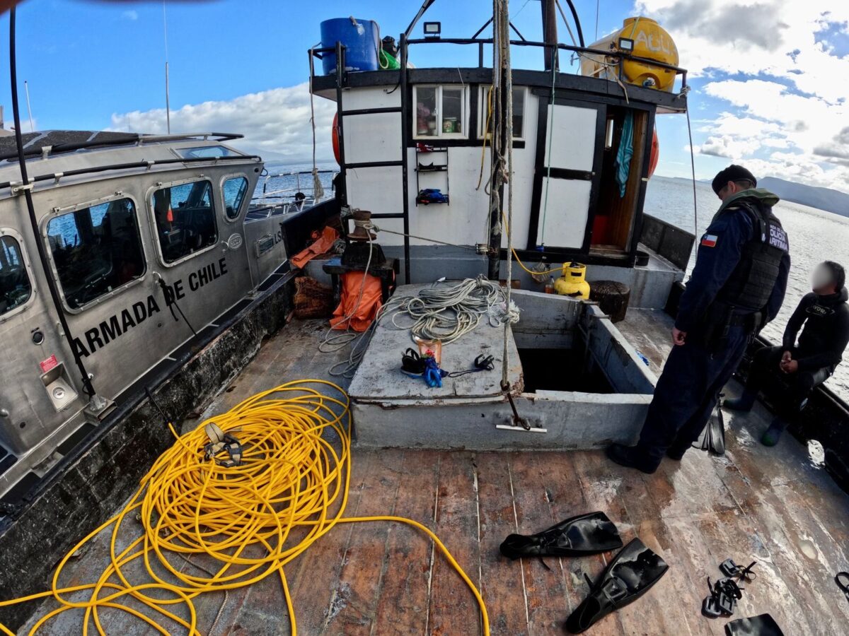 Sorprenden a embarcación de Calbuco en zona no autorizada para la extracción de mariscos en Aysén