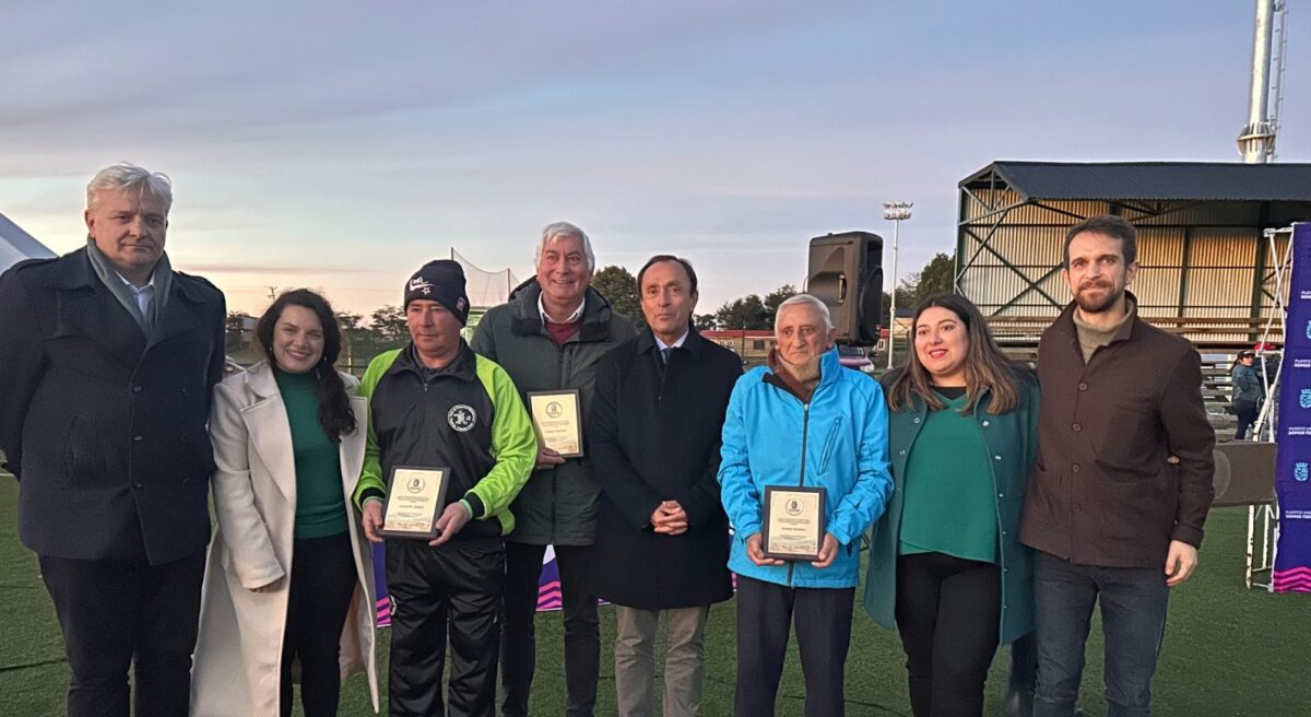 Puerto Varas inaugura nuevas torres de iluminación en Complejo Deportivo El Mirador