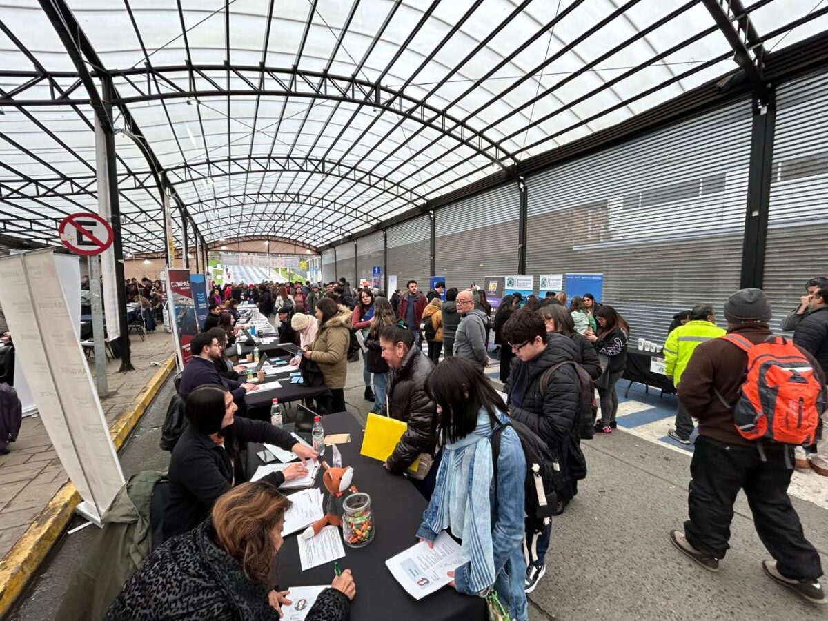 Feria Laboral de Puerto Varas convoca a más de 700 personas