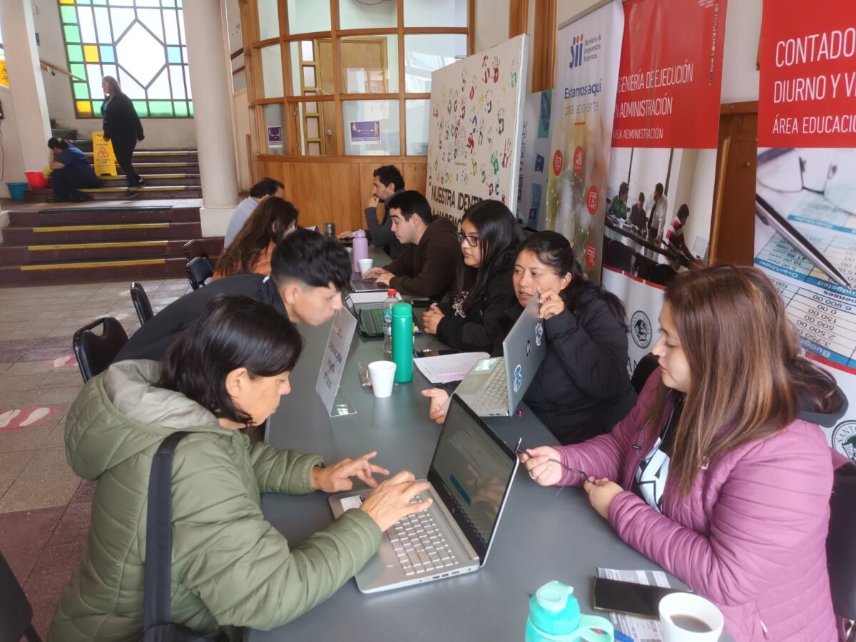 Estudiantes de Santo Tomás realizaron asesorías Operación Renta