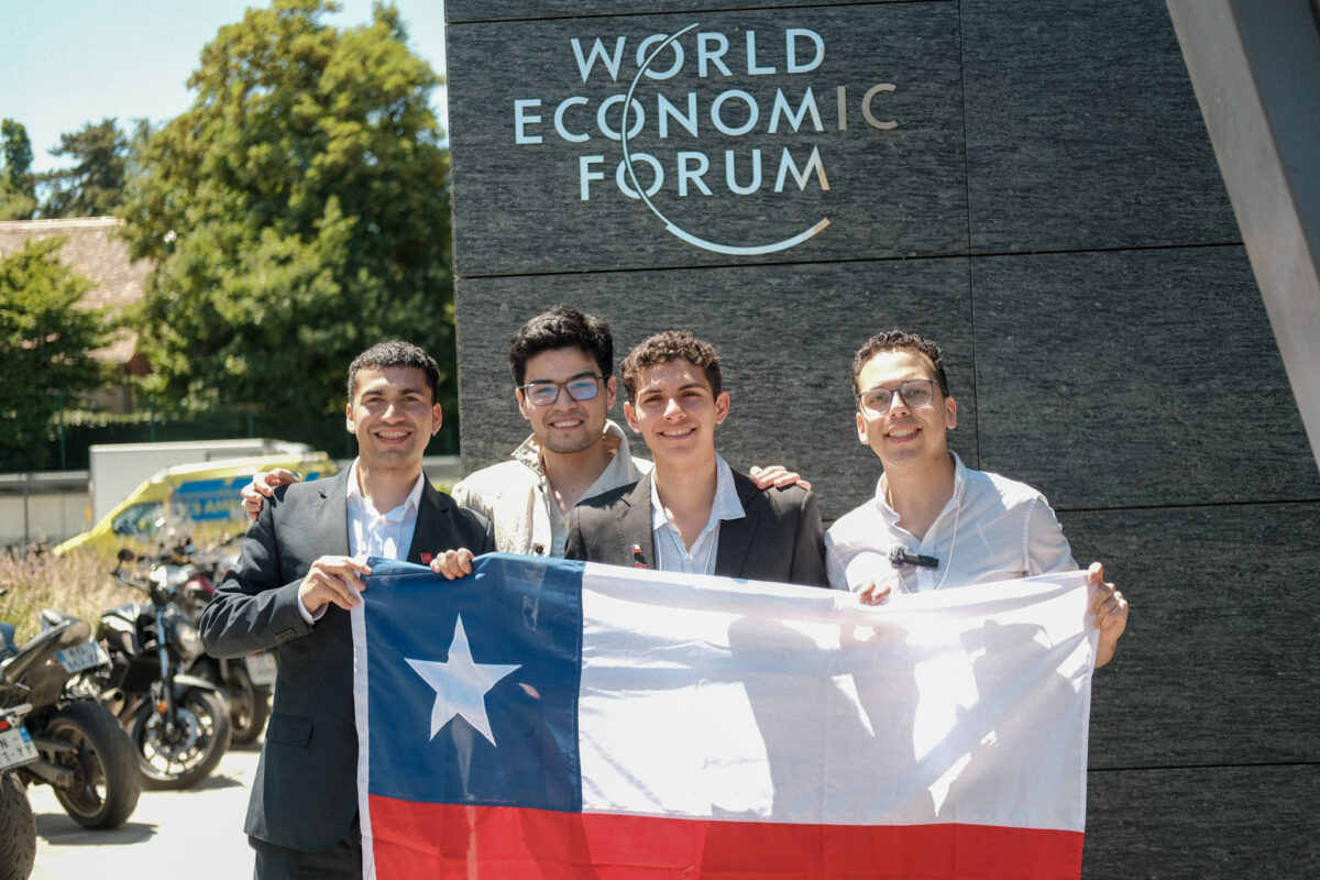 Jóvenes chilenos en Global Shapers Annual Summit 2025