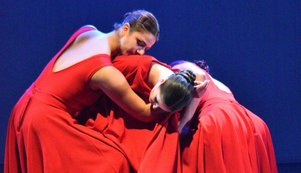 Compañía de danza celebra aniversario con Gabriela Mistral
