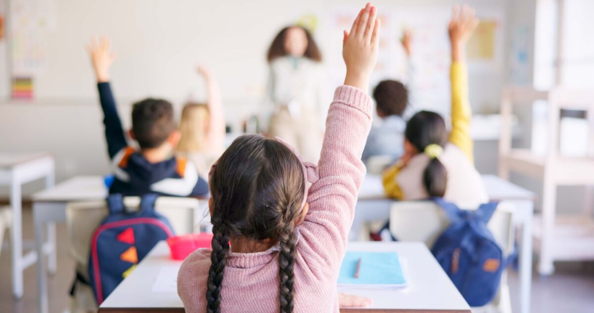 Becas de hasta $170 mil para estudiantes: cómo postular