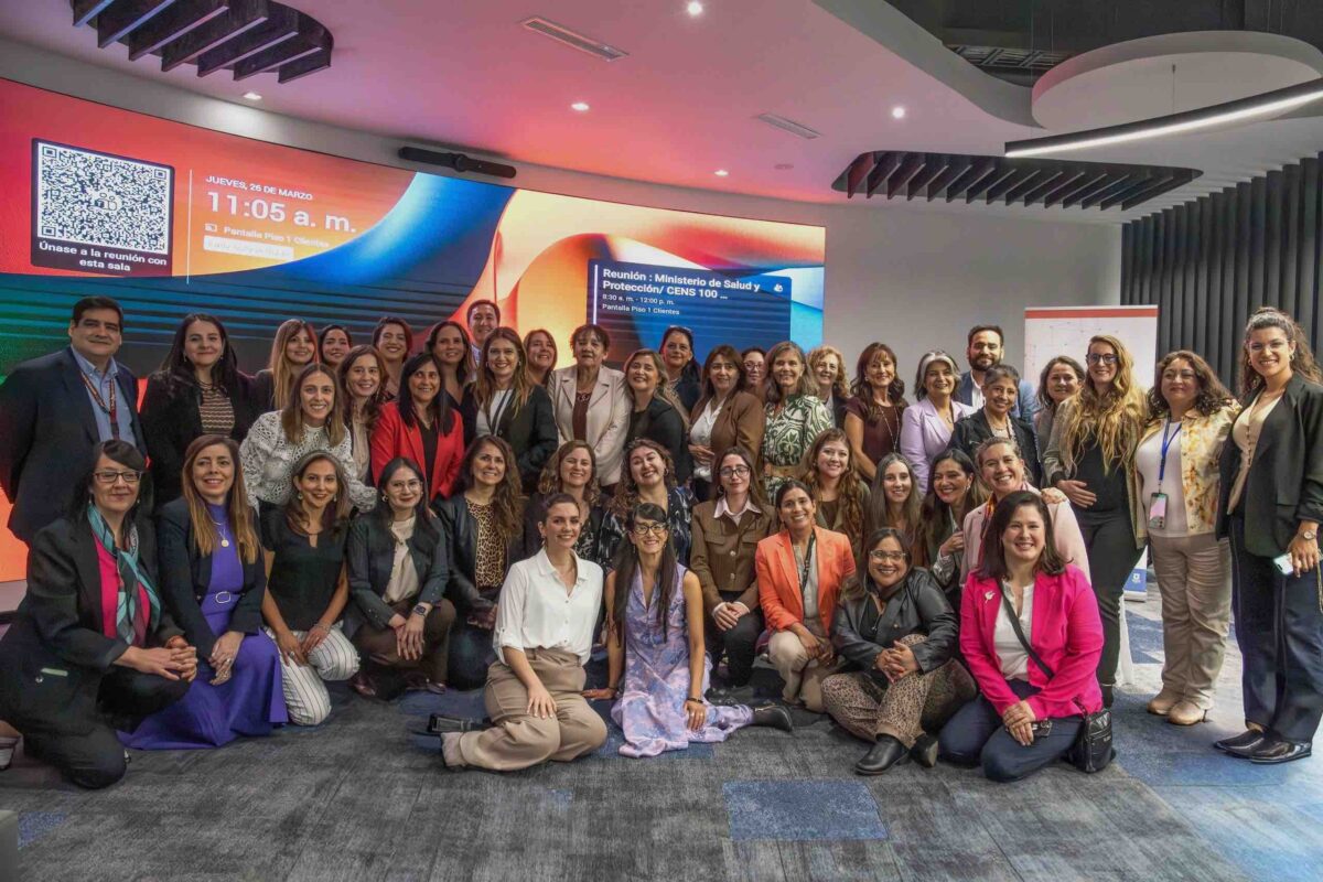 Encuentro de mujeres líderes para abordar desafíos de liderazgo en salud