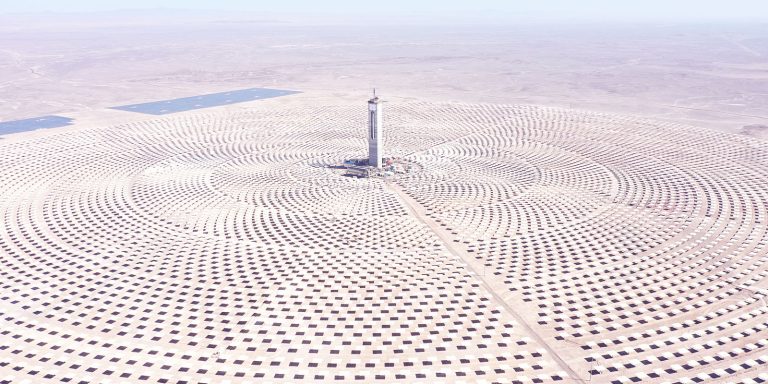 Investiga nuevos nanomateriales para evitar la corrosión en plantas solares 